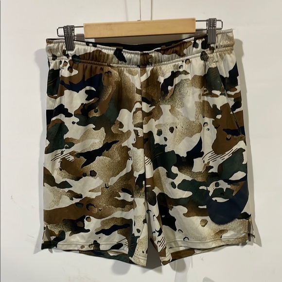 Nike die-fit Camouflage Men's Shorts - Picture 1 of 3